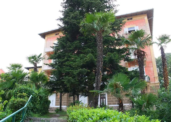 Rezine Апартаменты Ловран