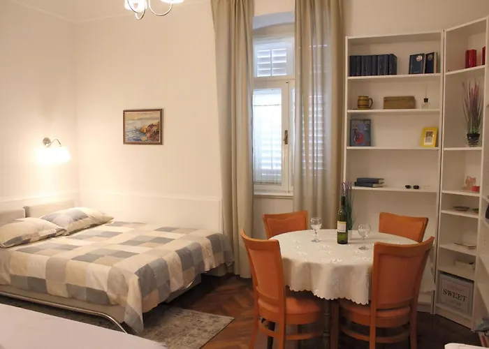 Rezine Апартаменты Ловран